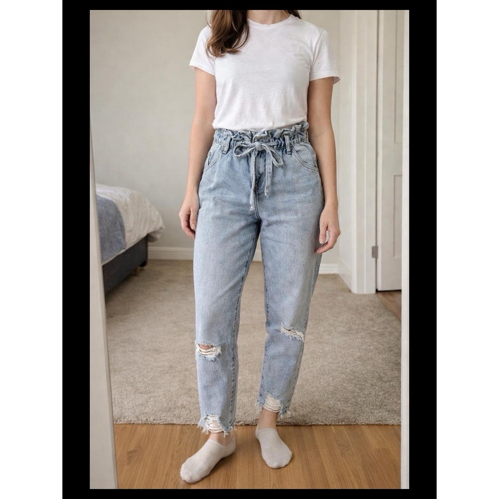 Insane oene Women Paperbag High Rise Light Wash Distressed Denim Jeans Size M